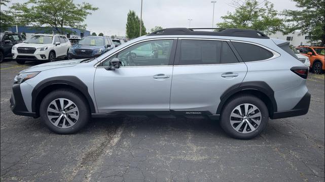 Photo of 2025 Ice Silver Subaru Outback