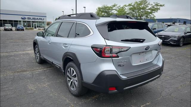 Photo of 2025 Ice Silver Subaru Outback