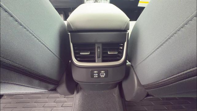 Photo of 2025 Ice Silver Subaru Outback