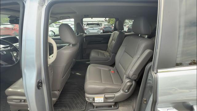 Photo of 2016 Lunar Silver Metallic Honda Odyssey