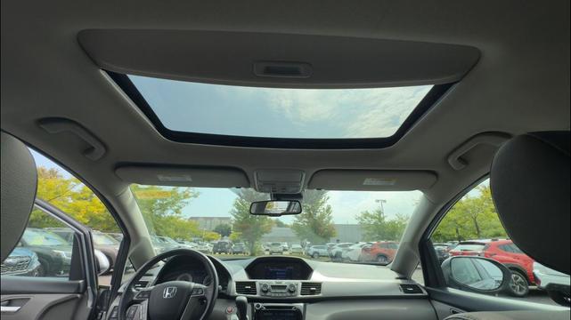 Photo of 2016 Lunar Silver Metallic Honda Odyssey