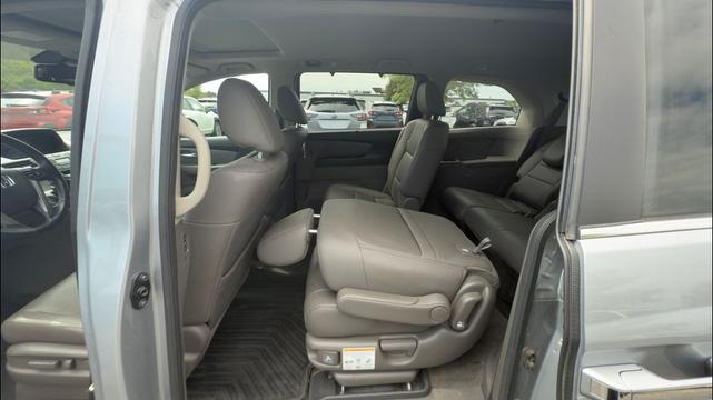 Photo of 2016 Lunar Silver Metallic Honda Odyssey