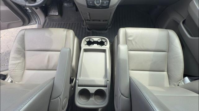 Photo of 2016 Lunar Silver Metallic Honda Odyssey