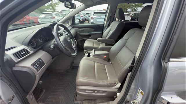 Photo of 2016 Lunar Silver Metallic Honda Odyssey