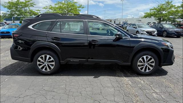 Photo of 2025 Crystal Black Silica Subaru Outback