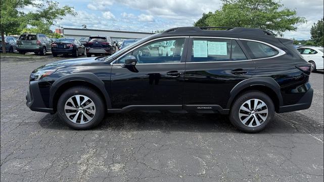Photo of 2025 Crystal Black Silica Subaru Outback