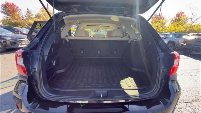 Photo of 2017 Crystal Black Silica Subaru Outback