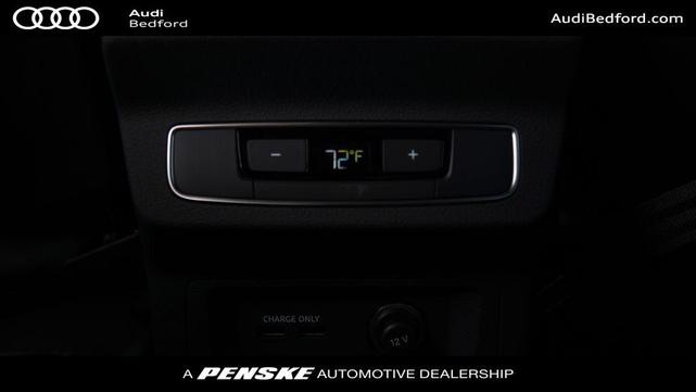 Photo of 2024 Glacier White Metallic Audi SQ5