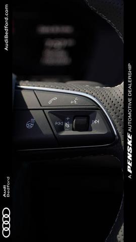Photo of 2024 Glacier White Metallic Audi SQ5