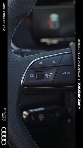 Photo of 2024 Glacier White Metallic Audi SQ5