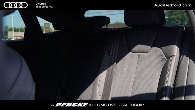 Photo of 2024 Glacier White Metallic Audi SQ5