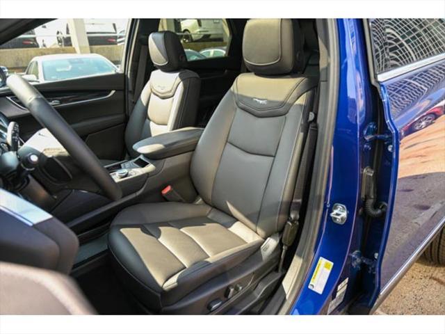 Photo of 2025 Opulent Blue Metallic Cadillac XT5