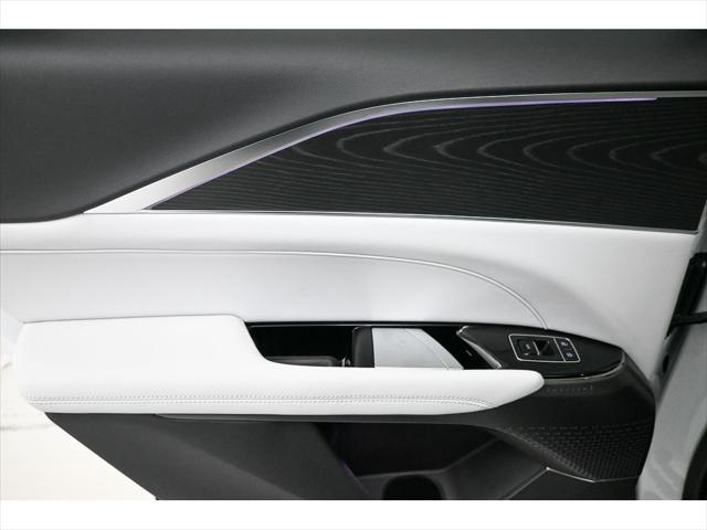 Photo of 2025 Crystal White Tricoat Cadillac LYRIQ