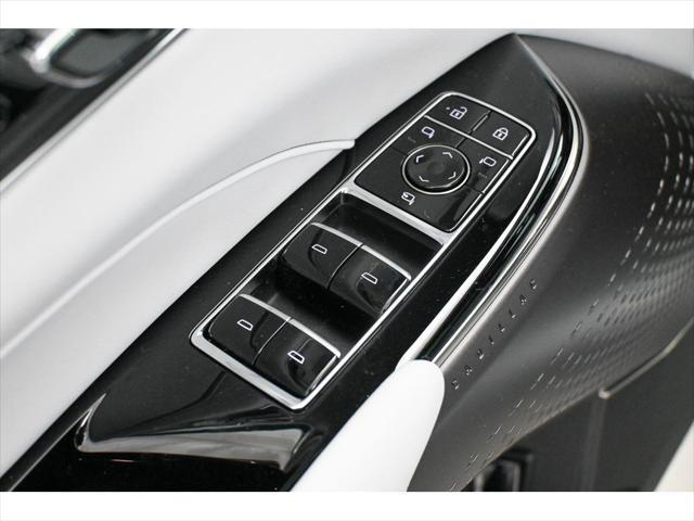 Photo of 2025 Crystal White Tricoat Cadillac LYRIQ