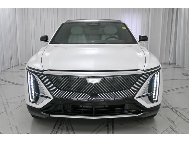 Photo of 2025 Crystal White Tricoat Cadillac LYRIQ