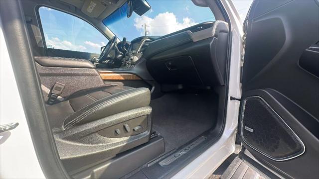 Photo of 2019 Beige GMC Yukon XL