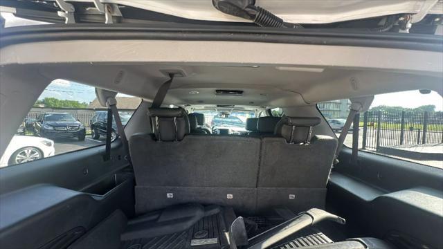 Photo of 2019 Beige GMC Yukon XL