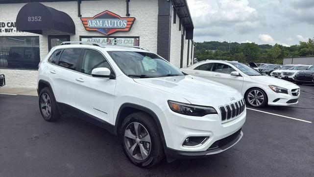 Photo of 2019 Bright White Clearcoat Jeep Cherokee