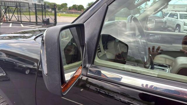 Photo of 2017 Black Velvet Lincoln Navigator