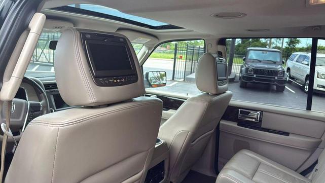 Photo of 2017 Black Velvet Lincoln Navigator