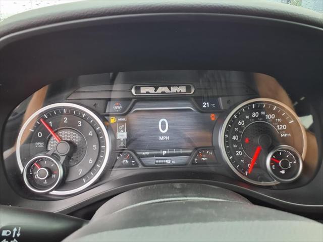 Photo of 2025 Diamond Black Crystal Pearlcoat RAM 1500
