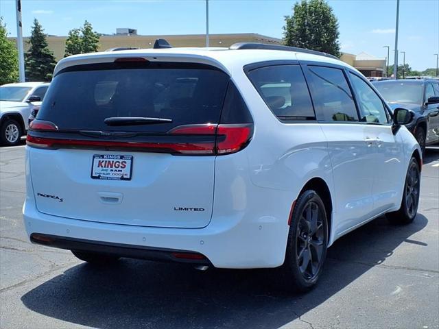 Photo of 2025 Bright White Clearcoat Chrysler Pacifica