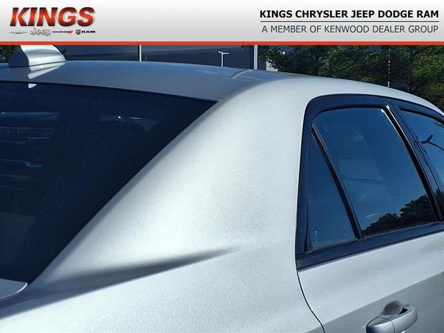 Photo of 2023 Silver Mist Clearcoat Chrysler 300