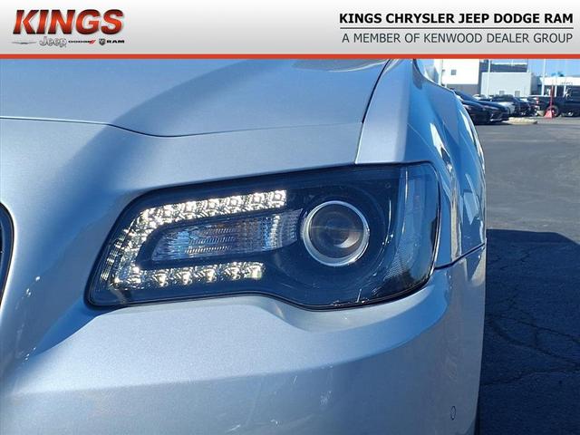 Photo of 2023 Silver Mist Clearcoat Chrysler 300