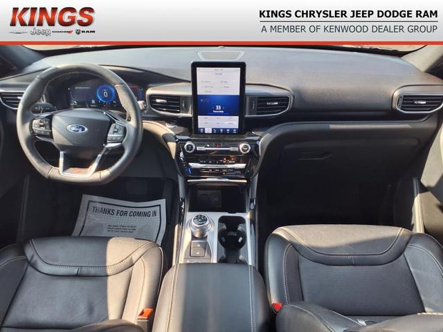 Photo of 2023 Agate Black Metallic Ford Explorer