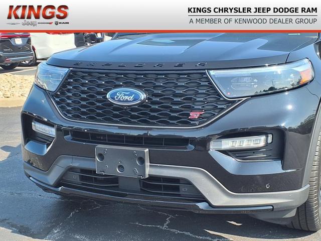 Photo of 2023 Agate Black Metallic Ford Explorer