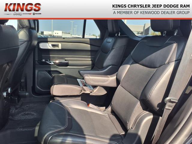 Photo of 2023 Agate Black Metallic Ford Explorer