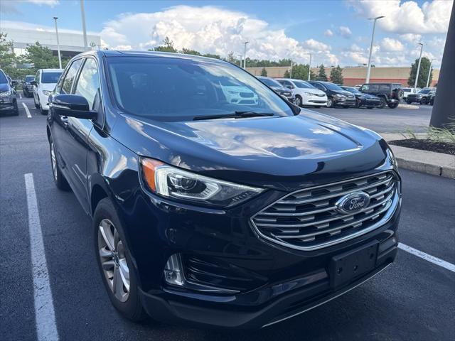 Photo of 2019 Agate Black Metallic Ford Edge