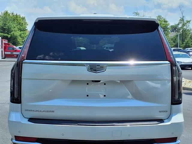 Photo of 2023 Crystal White Tricoat Cadillac Escalade
