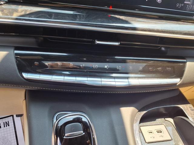 Photo of 2023 Crystal White Tricoat Cadillac Escalade