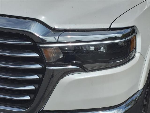 Photo of 2025 Ivory White Tri-Coat Pearlcoat RAM 1500