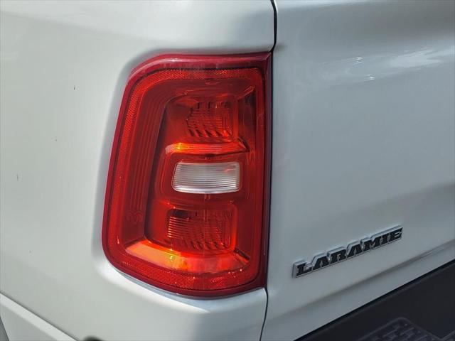 Photo of 2025 Ivory White Tri-Coat Pearlcoat RAM 1500