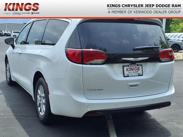 Photo of 2025 Bright White Clearcoat Chrysler Voyager