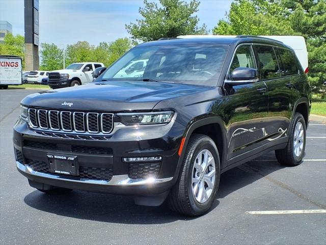 Photo of 2021 Diamond Black Crystal Pearlcoat Jeep Grand Cherokee L