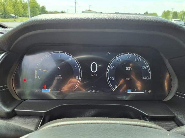 Photo of 2021 Diamond Black Crystal Pearlcoat Jeep Grand Cherokee L