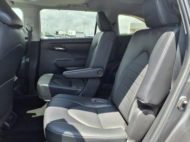Photo of 2022 Charcoal Toyota Highlander