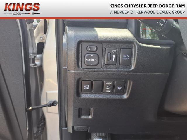 Photo of 2022 Classic Silver Metallic Toyota 4Runner