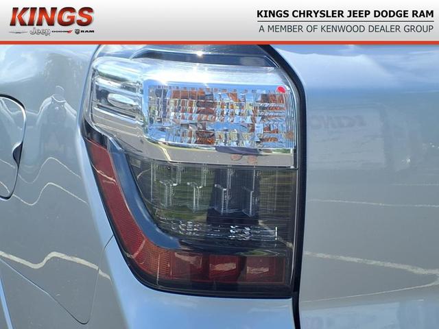 Photo of 2022 Classic Silver Metallic Toyota 4Runner