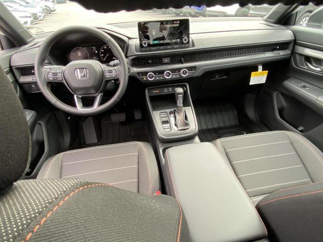 Photo of 2025 Platinum White Pearl Honda CR-V Hybrid