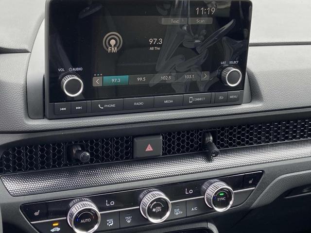 Photo of 2025 Platinum White Pearl Honda CR-V Hybrid
