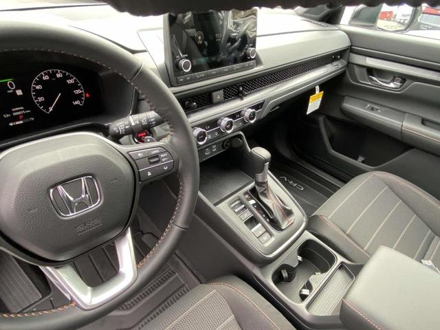 Photo of 2025 Platinum White Pearl Honda CR-V Hybrid