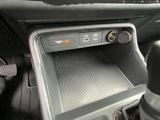Photo of 2025 Platinum White Pearl Honda CR-V Hybrid