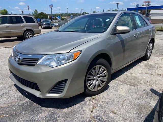 Photo of 2013 Champagne / Mica Toyota Camry