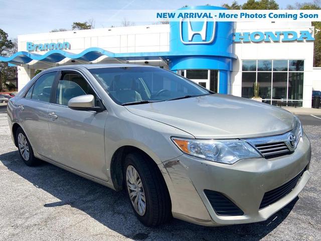Photo of 2013 Champagne / Mica Toyota Camry