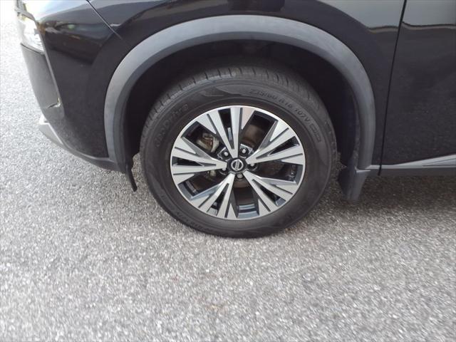 Photo of 2021 Super Black Nissan Rogue