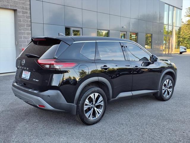 Photo of 2021 Super Black Nissan Rogue
